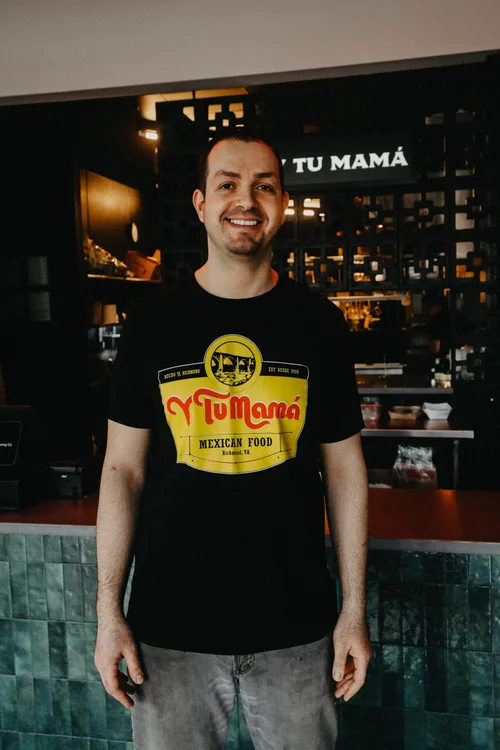 Y Tu Mam&aacute; founder inside The Veil Brewing Co.